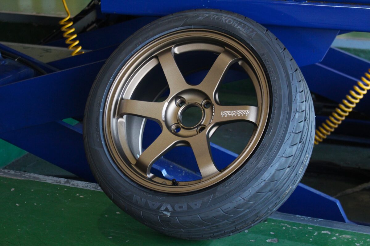 NDロードスターにFACE4 のTE37sonicを履く！8J ツライチのスタイリング