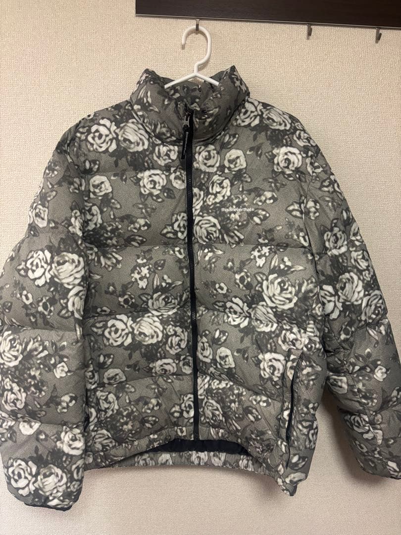 thisisneverthat 花柄ダウンジャケット M 美品✨thisisneverthat ネバザ ダウンジャケット 花柄 XL - メルカリ